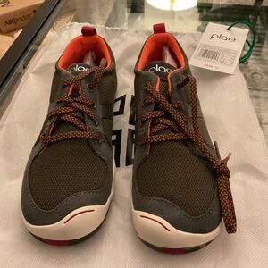 NWT PLAE Gray and Orange Sneakers - Kids 2